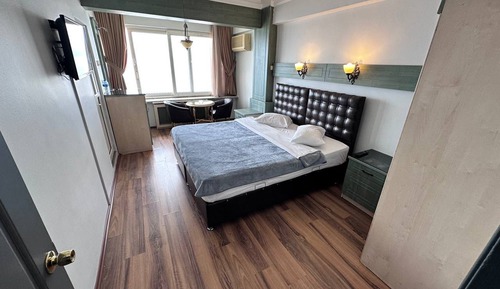Mountain View Room
