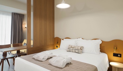 Deluxe Studio Suite