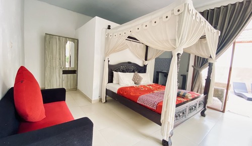 Standard Suite, 1 Queen Bed, Pool View