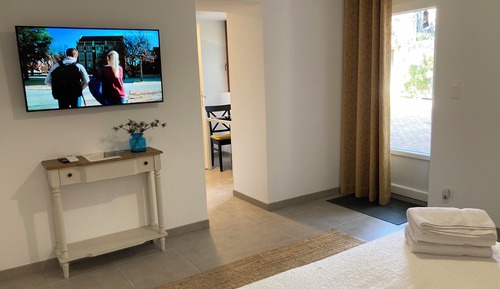 Standard Studio, Garden View