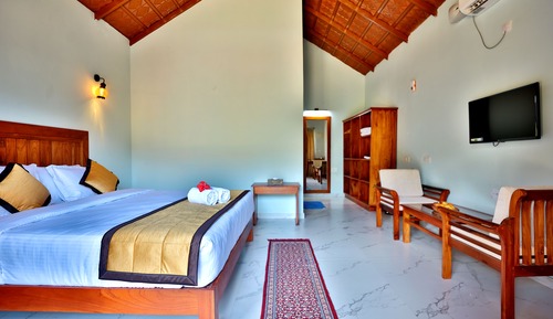 Superior Cottage