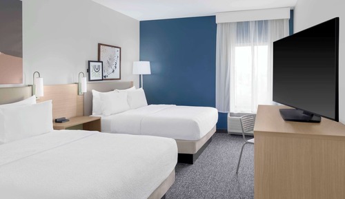 Room, 2 Queen Beds, Accessible, Bathtub