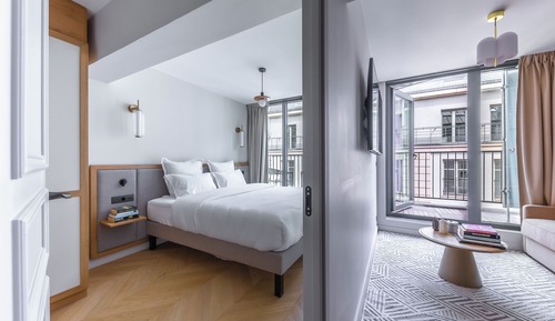 Deluxe Apartment
