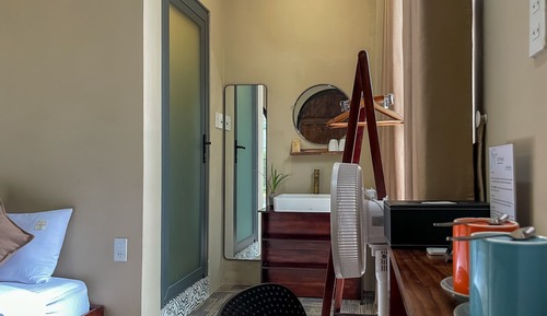 Standard Room, 1 Queen Bed, Garden View