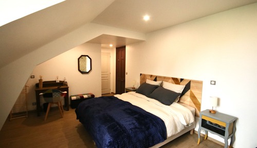 Luxury room, 1 king-size bed and 1 futon Utah Beach