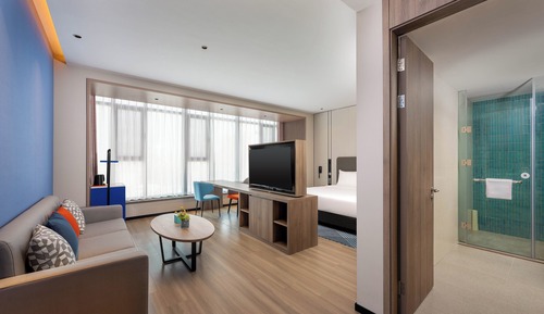 1 King Suite