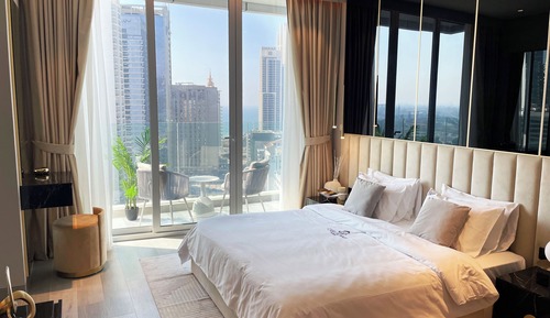 Premier Apartment