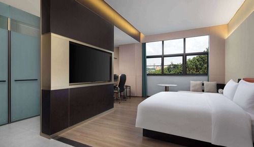 Executive Room, 1 King Bed, Non Smoking (Mahjong)