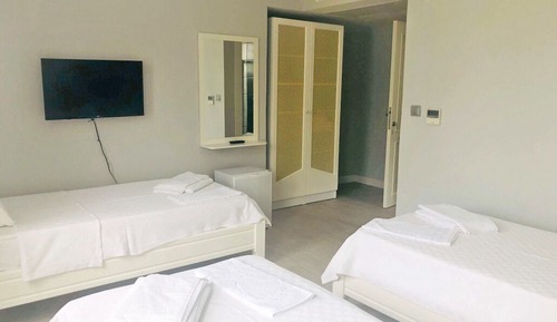 Comfort Triple Room, Garden View