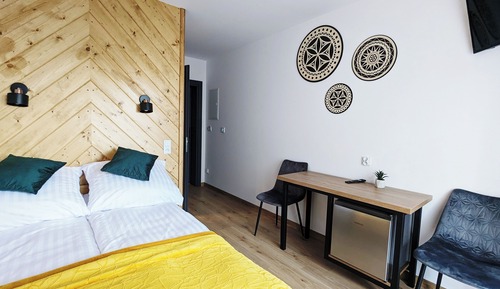 Standard Room, 1 Double Bed, Kitchenette, Mountainside (3)