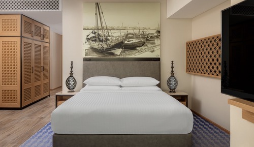 Deluxe Room, 1 King Bed, Non Smoking, City View