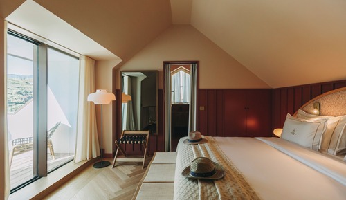 Presidential Suite, Bathtub, River View