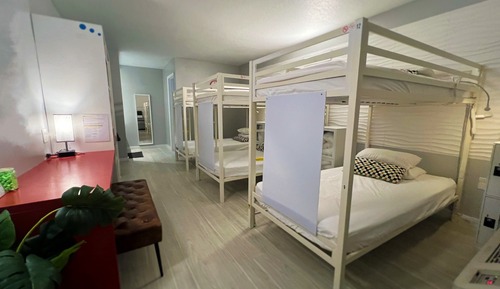 Deluxe Shared Dormitory, Women only