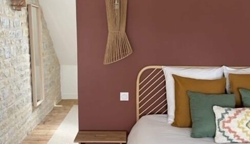 Standard Room, 1 Queen Bed, Private Bathroom, Garden View