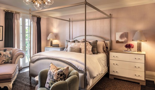 Suite, 1 King Bed, Courtyard View