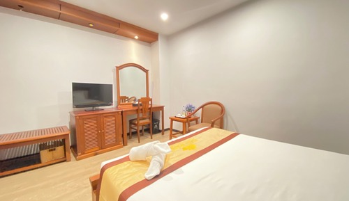 Standard Room, 1 Queen Bed