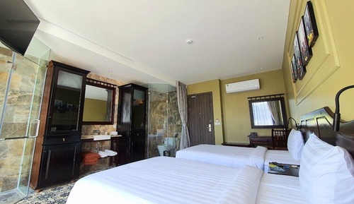 Deluxe Double or Twin Room, 1 King Bed, Mountain View