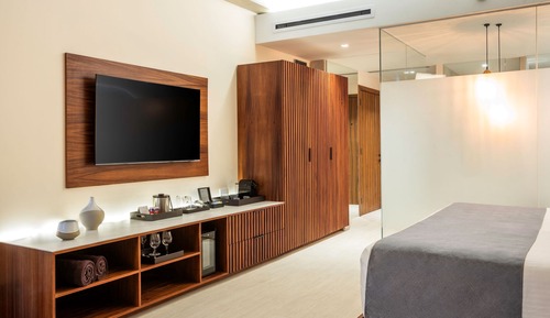 Junior Suite Golf View Double Bed
