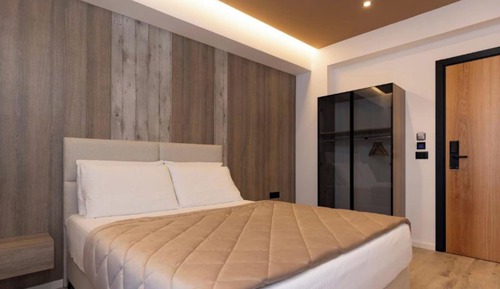 Room (Superior Family Suite with Balcony)