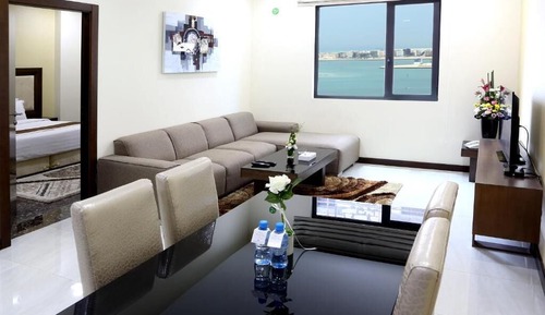 Deluxe Suite