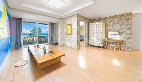 Basic Room, 2 Bedrooms (Family Room)