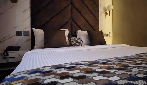 Deluxe Suite, Multiple Beds, Refrigerator