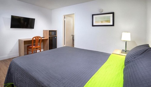 Comfort Room, 1 Queen Bed