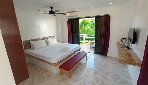Premium Pool Room