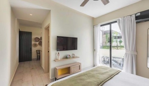 Loft 204 - w/balcony - Daily Cleaning