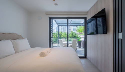 Deluxe Apartment (08C)