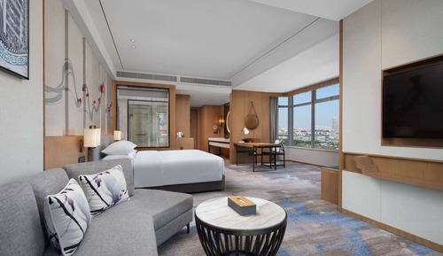 Premier Suite, 1 King Bed, Non Smoking (Lingnan)