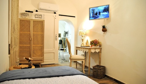 Comfort Room, Ensuite, Courtyard View