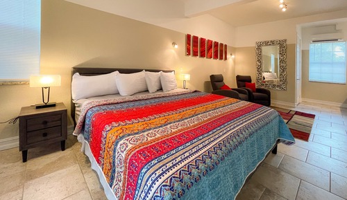 Deluxe Studio Suite