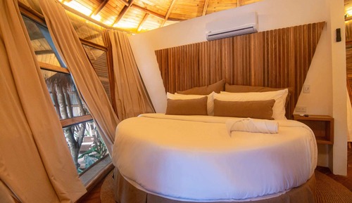 Panoramic Suite, Hot Tub