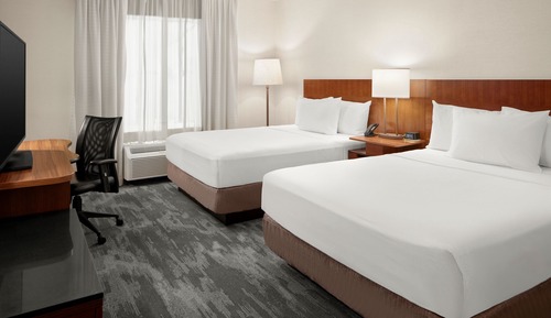 Room, 2 Queen Beds, Non Smoking (Mobility Accessible, Tub)