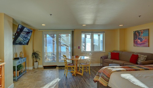 Studio, 1 King Bed with Sofa bed, Partial Ocean View, Ground Floor