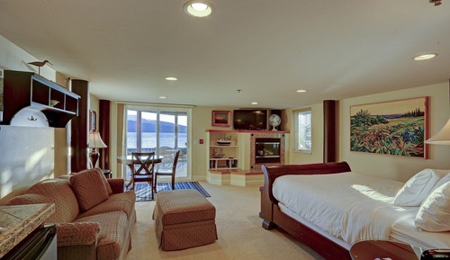 Studio, 1 Queen Bed, Partial Ocean View, Ground Floor