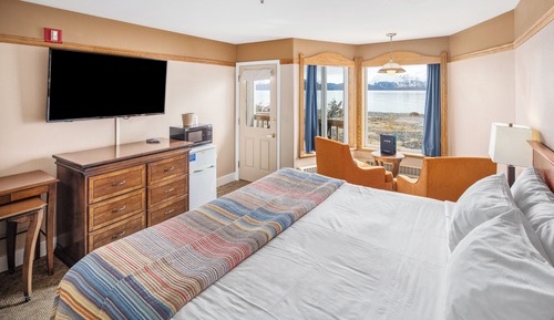 Standard Room, 1 King Bed