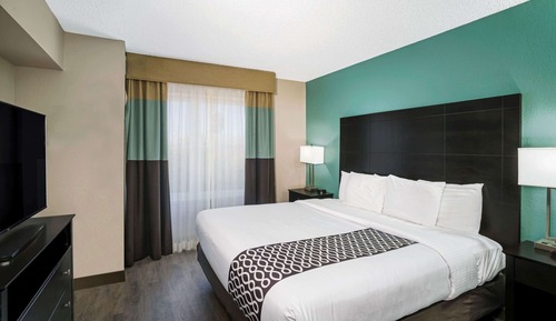 Suite, 1 King Bed, Non Smoking
