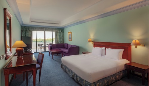 Deluxe Room, 1 King Bed, Kitchenette