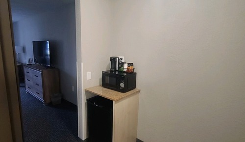 Standard Room, 1 King and 1 Queen