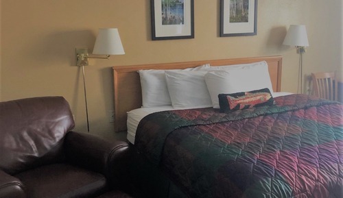 Suite, 1 King Bed, Jetted Tub