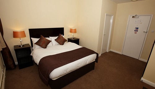 Triple Room, Multiple Beds