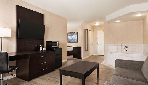 Suite, 1 King Bed, Non Smoking