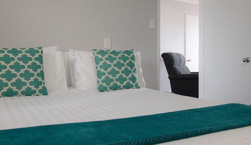Standard Suite, 1 Bedroom, Non Smoking, Kitchenette (Unit)