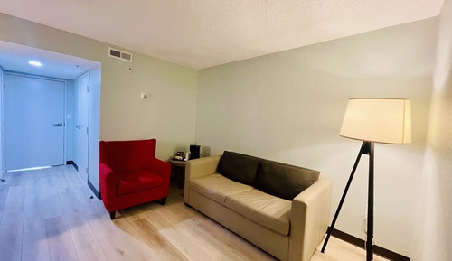 Suite, 1 King Bed, Non Smoking