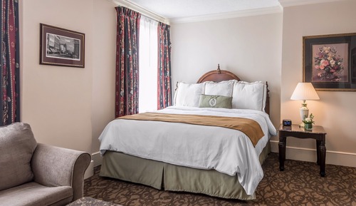 Suite, 1 King Bed with Sofa bed, Non Smoking