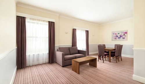 Suite, 1 Bedroom (Dining Area)