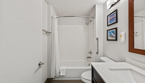 King Suite - Accessible/Non-Smoking