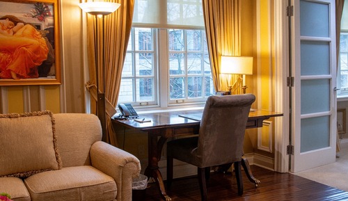 Corner Suite, 1 King Bed with Sofa Bed